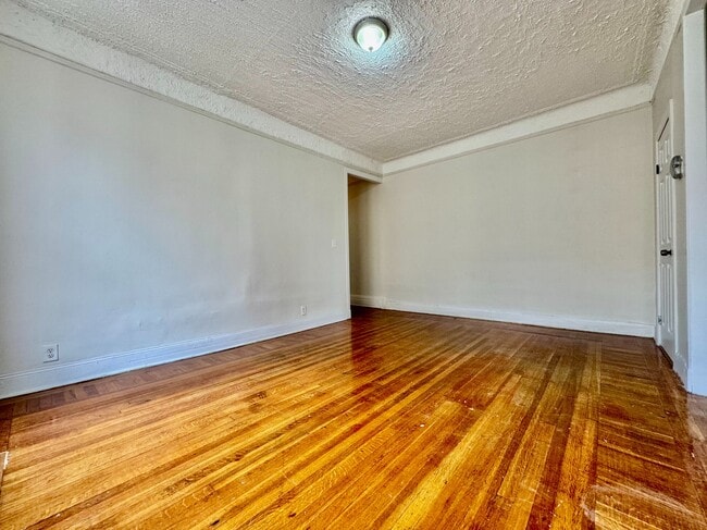 138 Haven Ave in New York, NY - Building Photo - Building Photo