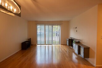 1026 Castilian Ct in Glenview, IL - Building Photo - Building Photo