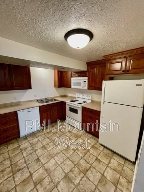 property at 2007 Nevada Cir