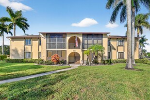 426 Pine Glen Ln in Greenacres, FL - Building Photo