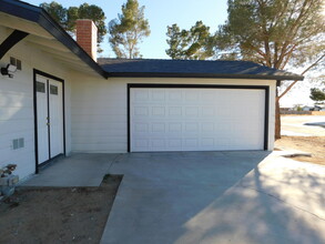 21306 Bancroft Ct in California City, CA - Building Photo - Building Photo