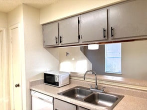 6303 Worchester Knoll, Unit 6303 in San Antonio, TX - Building Photo - Building Photo