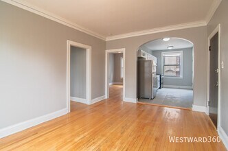 7610 S Saginaw Ave in Chicago, IL - Building Photo - Building Photo