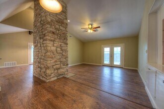 12800 Powderhorn St in Austin, TX - Building Photo - Building Photo