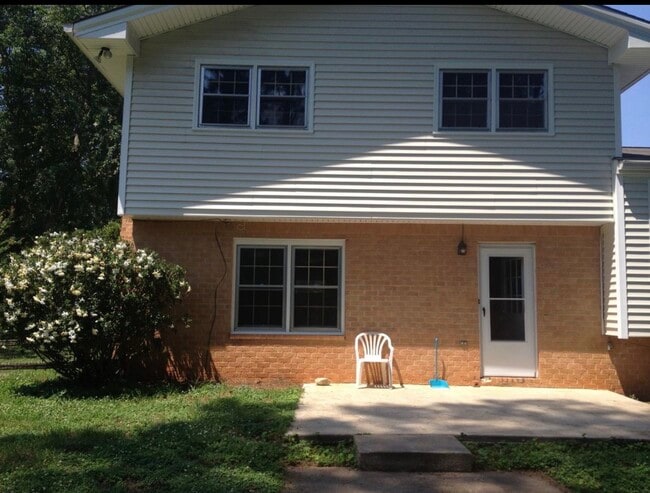 698 Shannon Way in Lawrenceville, GA - Building Photo - Building Photo