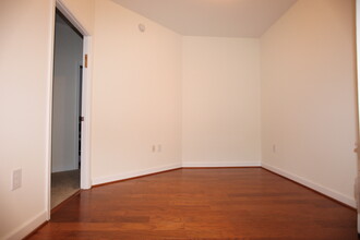 1111 25th St NW, Unit 909 in Washington, DC - Building Photo - Building Photo