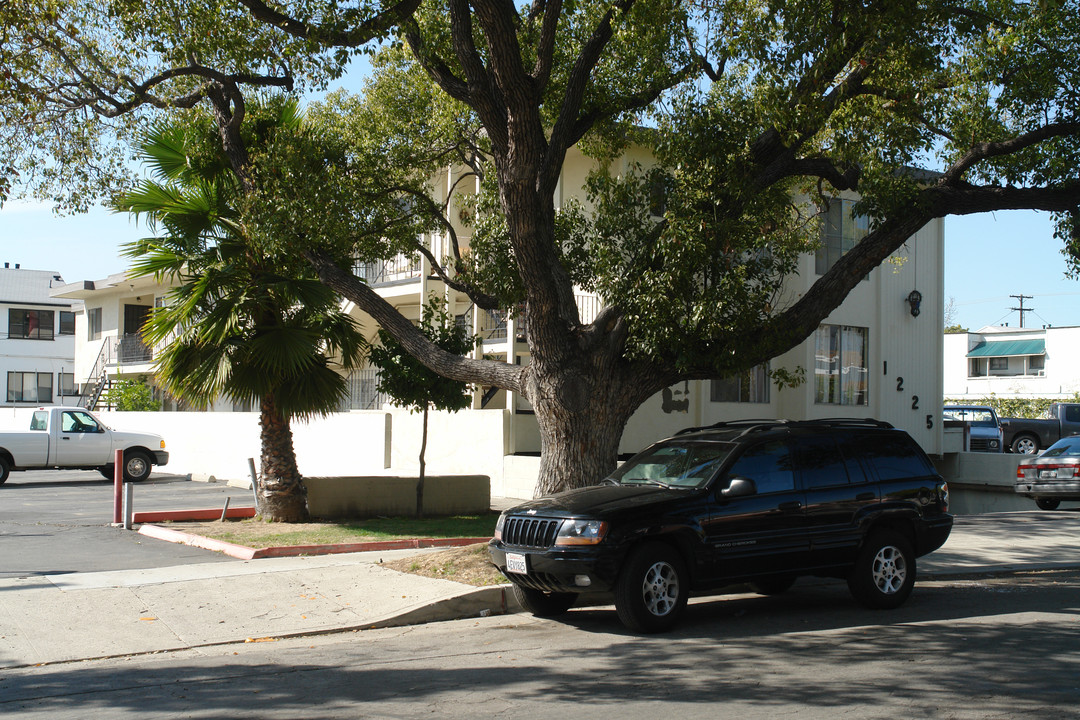 1225 Mariposa St in Glendale, CA - Building Photo