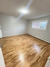 2803 Sampson Ave in Bronx, NY - Building Photo - Building Photo