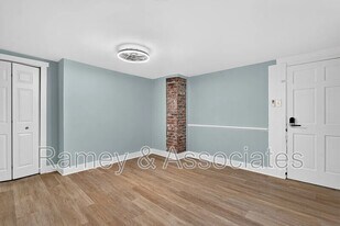 837 E Burnett Ave in Louisville, KY - Building Photo