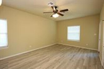 166 Capetown Way in Montgomery, TX - Building Photo - Building Photo