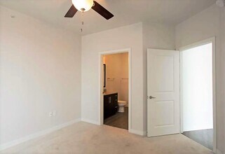 411 S 4th St in Manhattan, KS - Building Photo - Building Photo