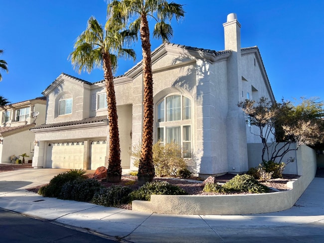 96 Gulf Pines Ave in Las Vegas, NV - Building Photo - Building Photo