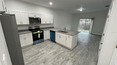 4949 Ives Ave in De Leon Springs, FL - Building Photo - Building Photo