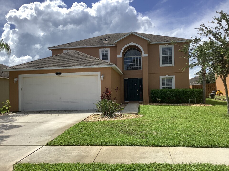 4193 Palladian Way in Melbourne, FL - Building Photo