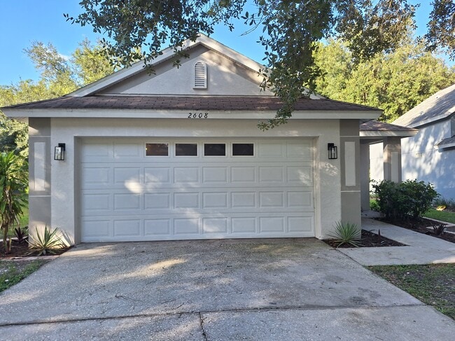 2608 Golden Antler Ln in Lutz, FL - Foto de edificio - Building Photo