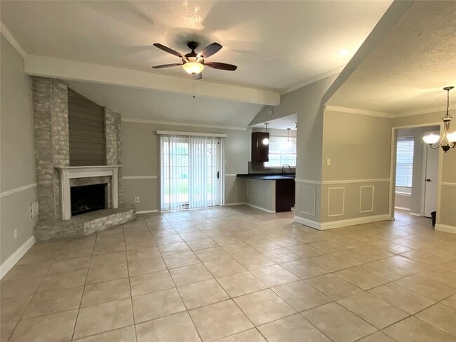 302 El Toro Ln in Webster, TX - Building Photo - Building Photo