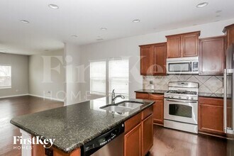 6906 Barefoot Forest Dr in Charlotte, NC - Foto de edificio - Building Photo