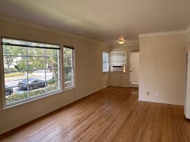 10630 Holman Ave in Los Angeles, CA - Building Photo