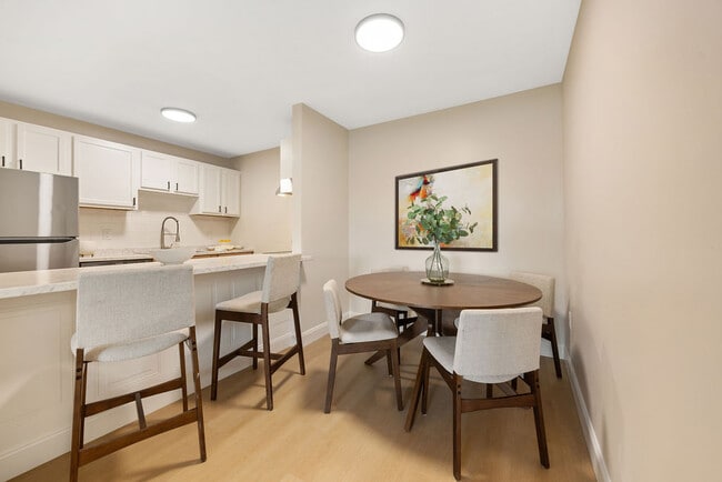 Breckenridge Apartments in Liverpool, NY - Foto de edificio - Building Photo