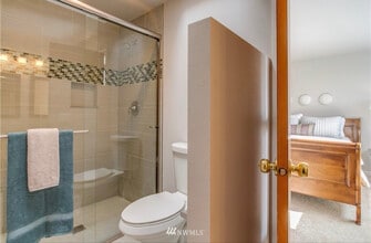 5514 NE 3rd Ln in Renton, WA - Foto de edificio - Building Photo