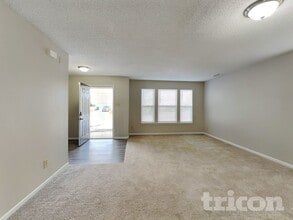 9899 Olympic Cir in Indianapolis, IN - Building Photo - Building Photo