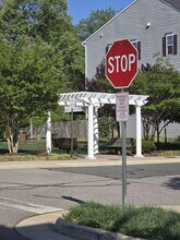 14600 Featherstone Gate Dr in Woodbridge, VA - Building Photo - Building Photo
