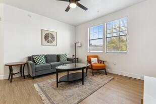 9450 W Cabela Dr in Glendale, AZ - Building Photo