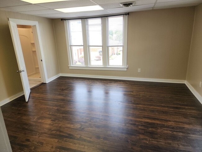 102 Vermillion St, Unit B Upstairs in Athens, WV - Building Photo - Building Photo