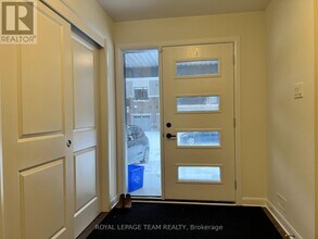 709 Confluence Walk in Ottawa, ON - Building Photo - Building Photo