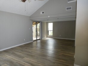 8607 Fathom Cir in Austin, TX - Building Photo - Building Photo