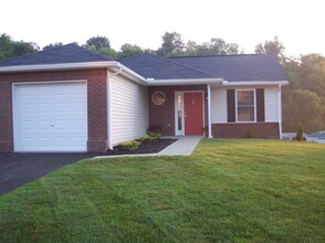 The Homes of Huston Hills in Cambridge, OH - Building Photo - Building Photo