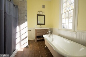 9400 Justice Ln, Unit Main Floor in Delaplane, VA - Building Photo - Building Photo