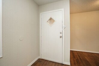 718 Champs St in Channelview, TX - Foto de edificio - Building Photo