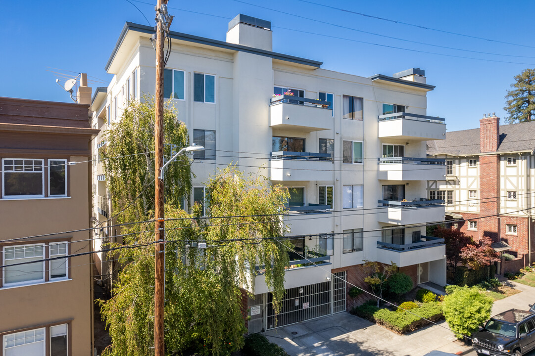 The Belmont Staten in Oakland, CA - Building Photo