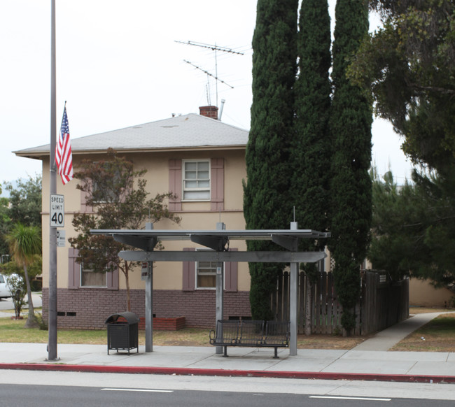 1800 W Glenoaks Blvd in Glendale, CA - Building Photo - Building Photo