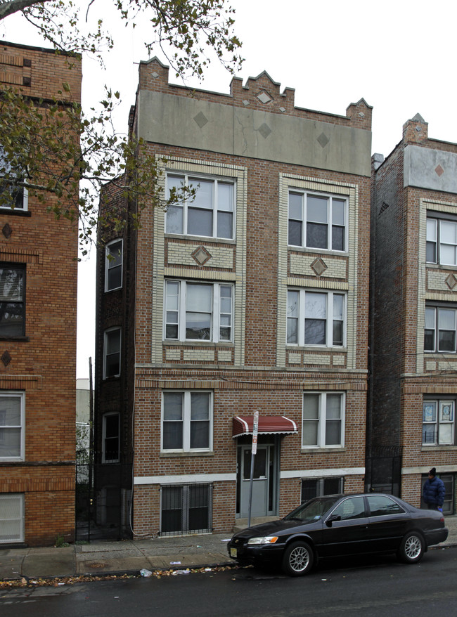 117 Baldwin Ave in Jersey City, NJ - Building Photo - Building Photo