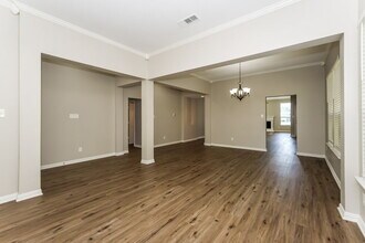1042 Devonshire Dr in Providence Village, TX - Foto de edificio - Building Photo