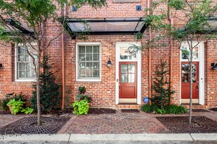 614 Tivoli Passage in Alexandria, VA - Building Photo