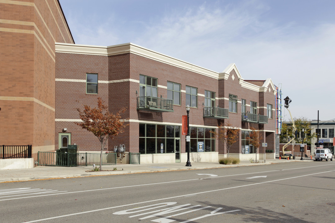 Kalamazoo Commons in Kalamazoo, MI - Foto de edificio