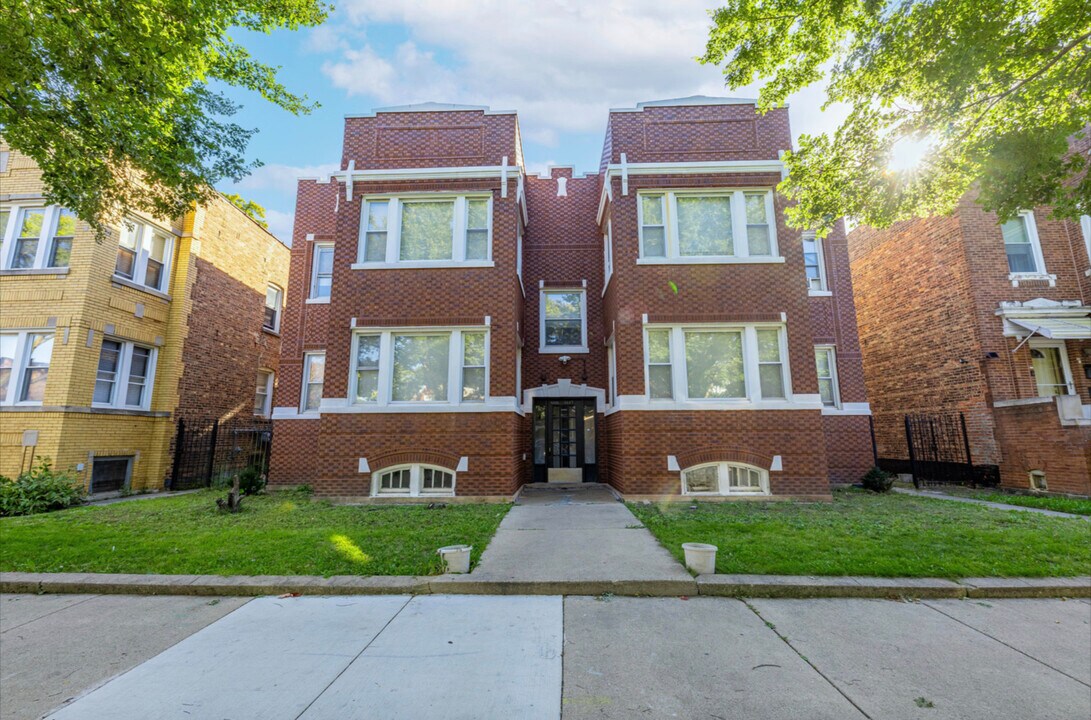 6605 S Rockwell St in Chicago, IL - Building Photo