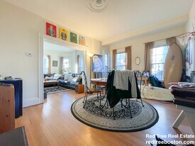 16 Foster St in Boston, MA - Building Photo
