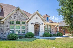 5500 Ledgestone Dr in Fort Worth, TX - Building Photo