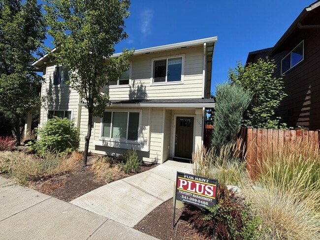 792 NE Copperleaf Loop in Bend, OR - Building Photo - Building Photo