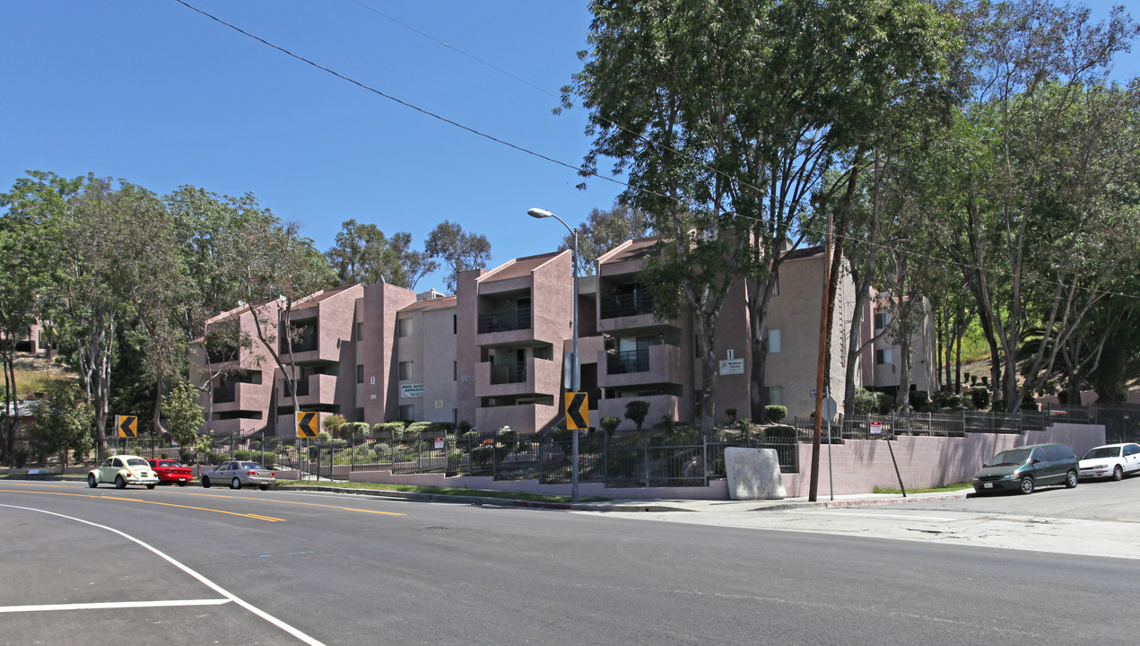 Monterey Terrace in Los Angeles, CA - Building Photo