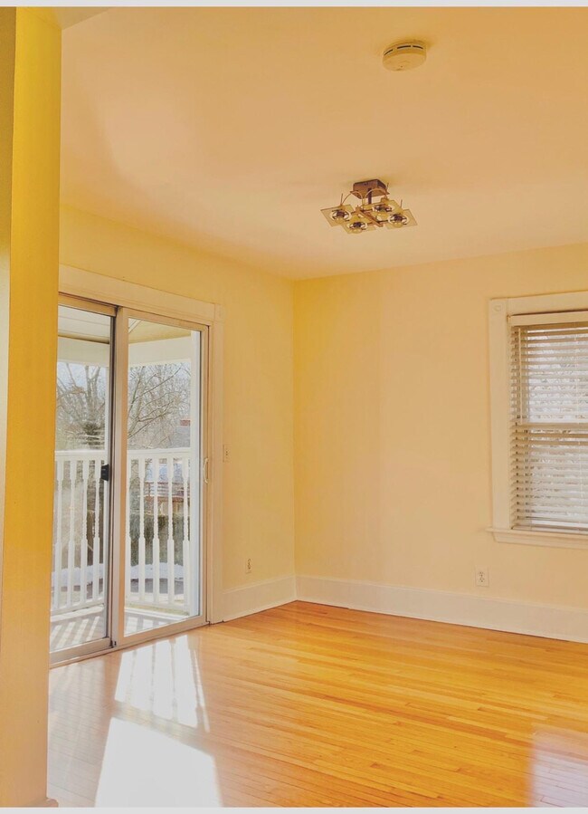 9B Dr Gillette Cir Rentals in Westport, CT