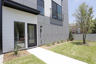 One Bennett Park in Dallas, TX - Building Photo - Interior Photo