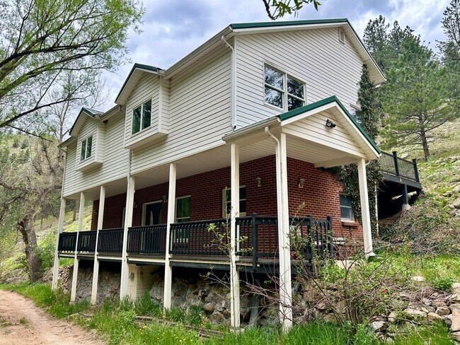 724 Fourmile Canyon Dr in Boulder, CO - Building Photo - Building Photo