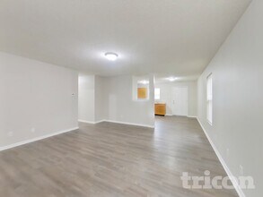 10818 Wymm Ln in Ingalls, IN - Foto de edificio - Building Photo