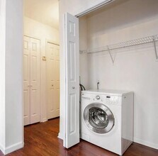 341 Monmouth St in Jersey City, NJ - Building Photo - Building Photo