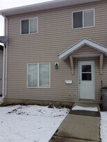 8917-8972 72 Ave in Grande Prairie, AB - Building Photo